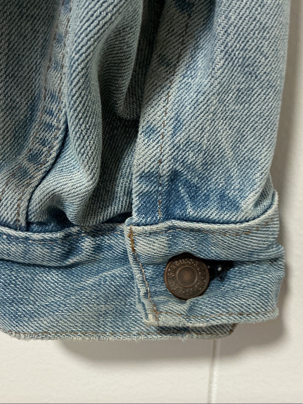 VINTAGE/DISTRESSED, Levi's Light Blue Denim Trucker Jacket - Picture 4 of 6